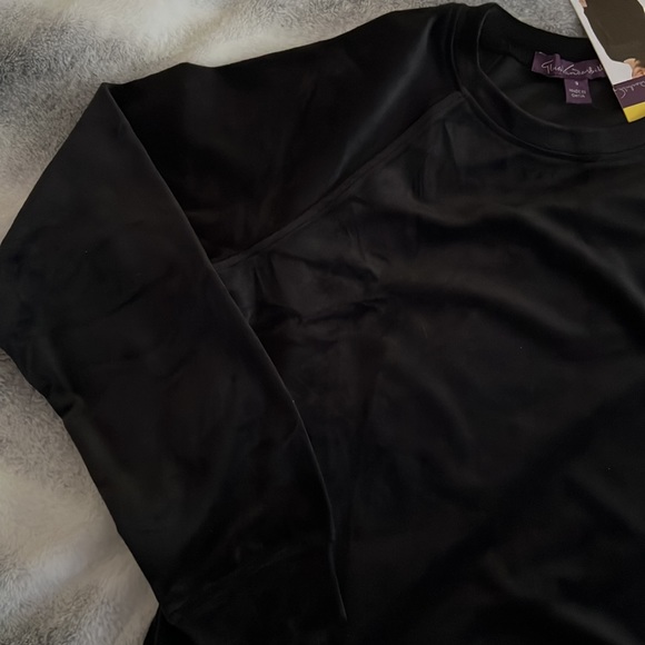 Nwt velour top - Picture 3 of 4